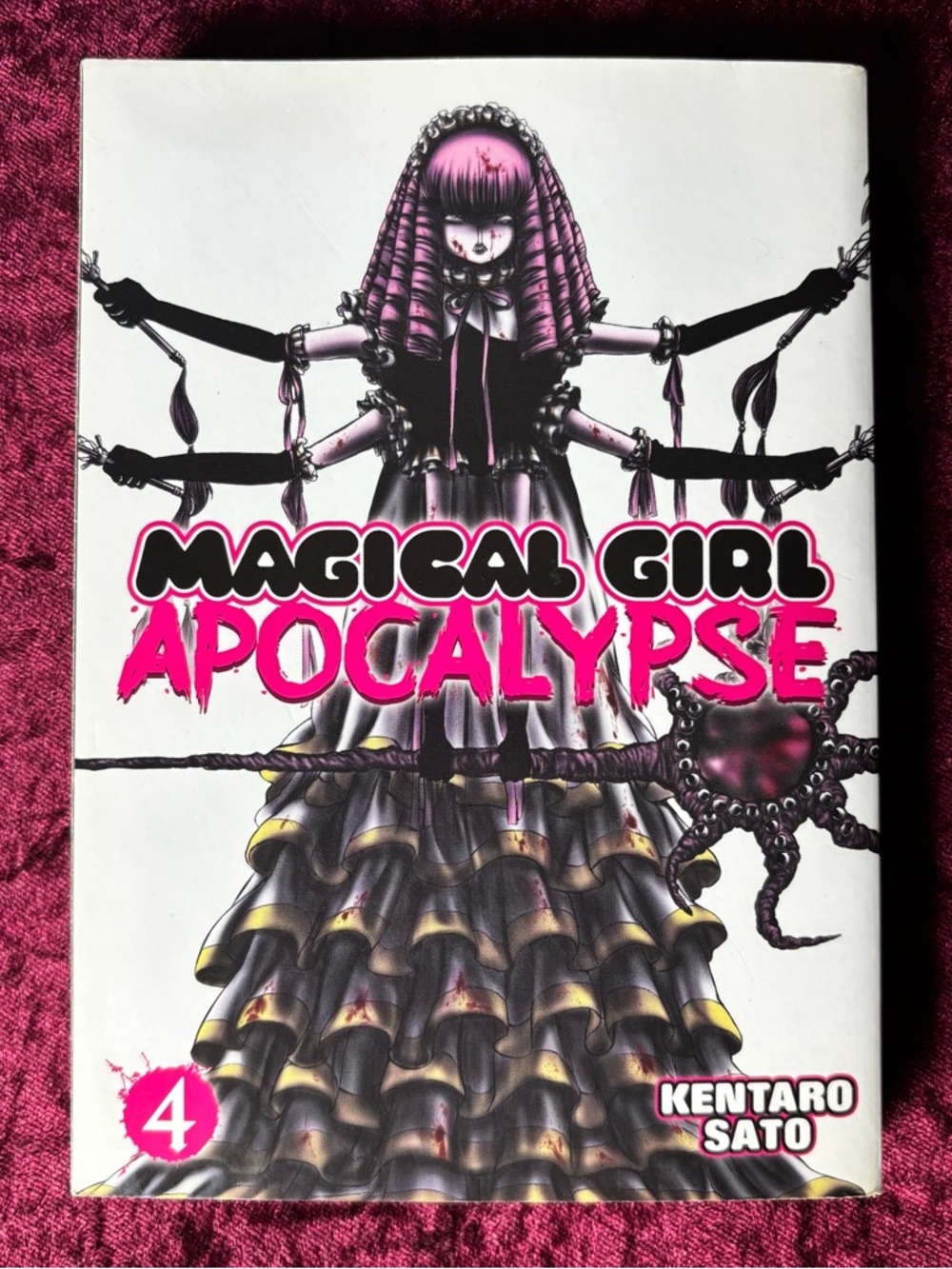 Magical Girl Apocalypse Vol. 4 manga
